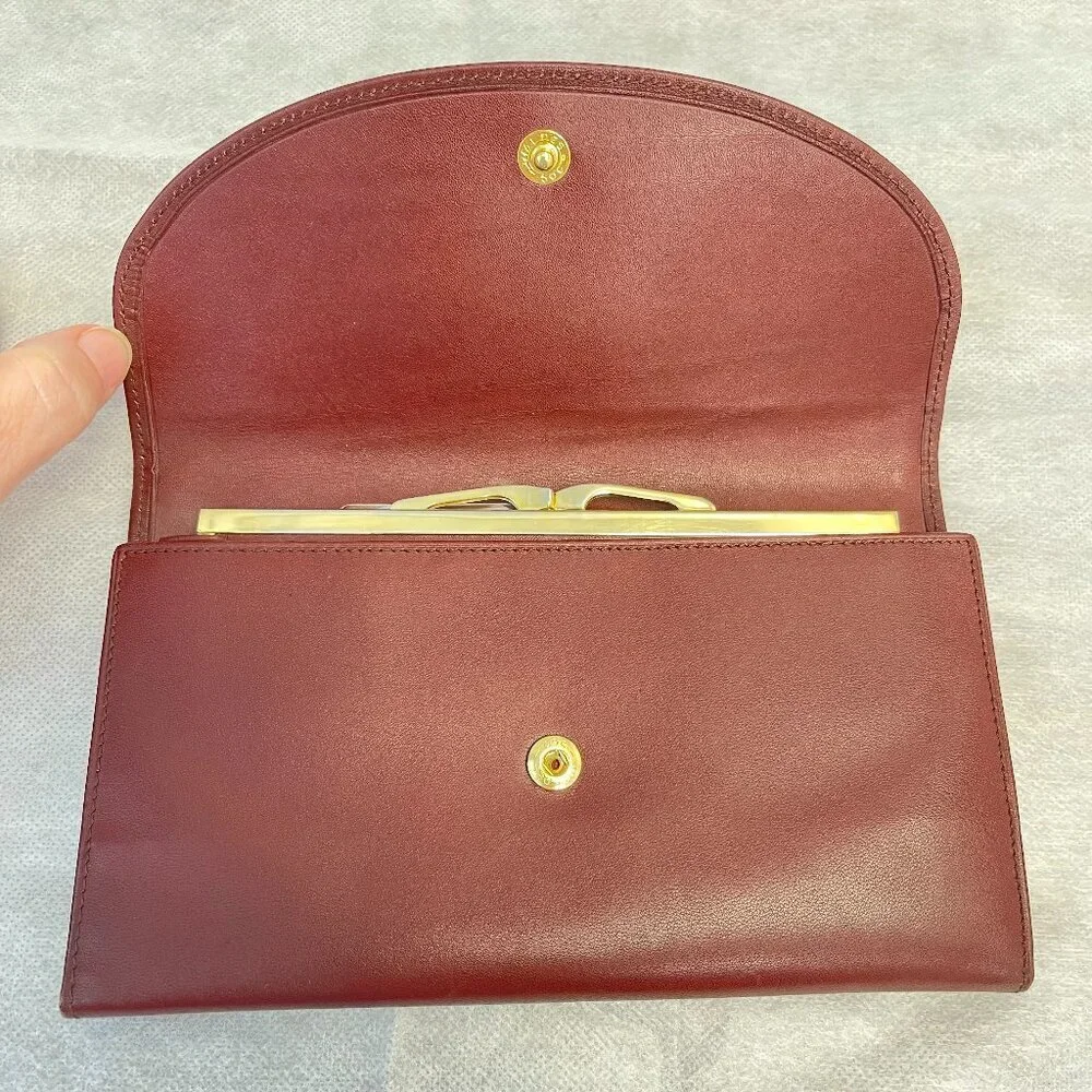 Must De Cartier Vintage Bordeaux Tri-fold Kisslock Leather Wallet - Preowned
